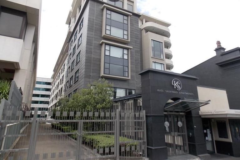 Photo of property in Kate Sheppard Apartments, 42 Molesworth Street, Thorndon, Wellington, 6011