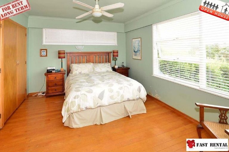 Photo of property in 20 Tawhana Crescent, Red Beach, 0932