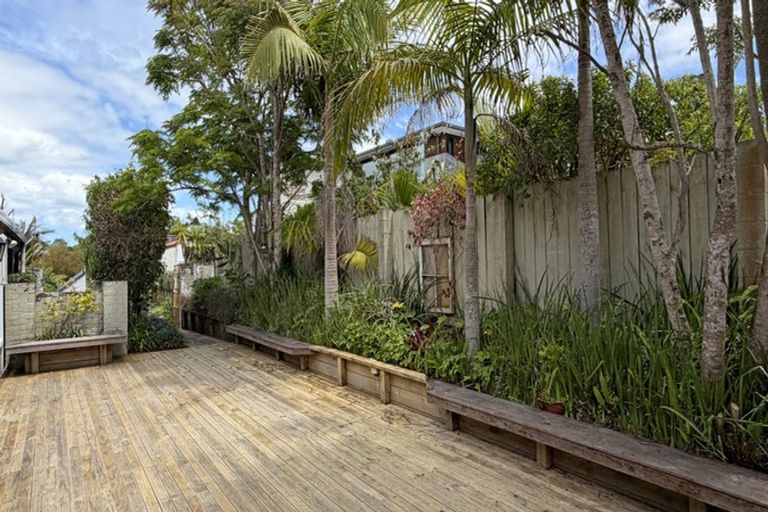 Photo of property in 50 Balmain Road, Chatswood, Auckland, 0626