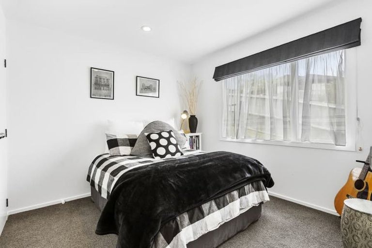 Photo of property in 6 Stephanie Close, Glenfield, Auckland, 0629