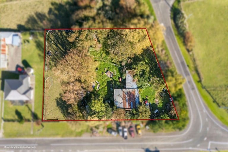 Photo of property in 33 Whangaehu Village Road, Whangaehu, Wanganui, 4581