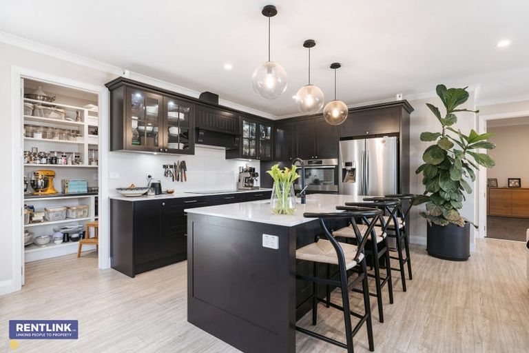 Photo of property in 17 Matepu Crescent, Pyes Pa, Tauranga, 3112