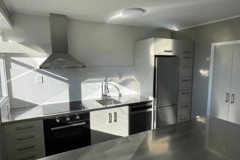 Photo of property in 4 Raroa Road, Kelburn, Wellington, 6012