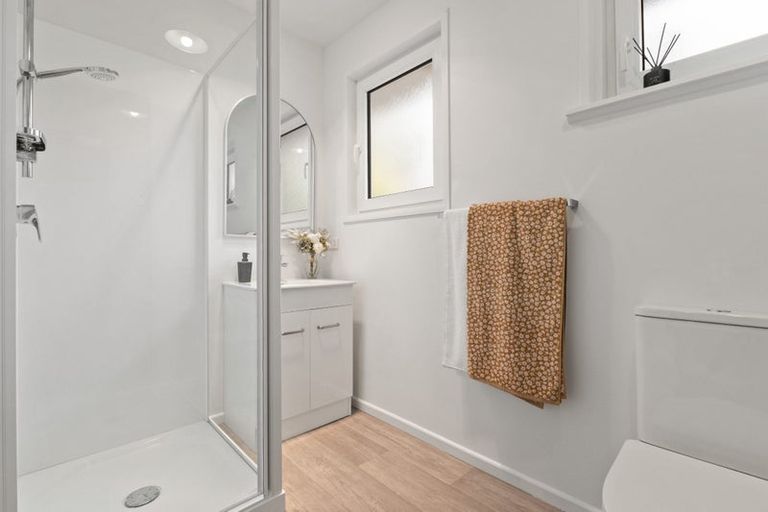 Photo of property in 2/77 Denise Crescent, Hornby, Christchurch, 8042