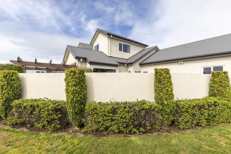 Photo of property in 10 Sampson Avenue, Waiwhakaiho, New Plymouth, 4312