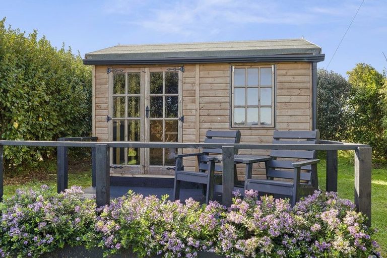 Photo of property in 100 Elsham Road, Lepperton, New Plymouth, 4373