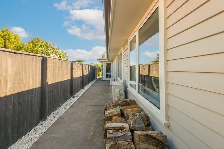 Photo of property in 18 Sterling Drive, Prebbleton, 7604