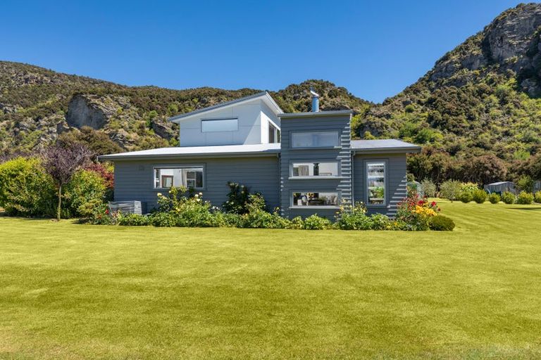 Photo of property in 11 Ewing Place, Albert Town, Wanaka, 9305