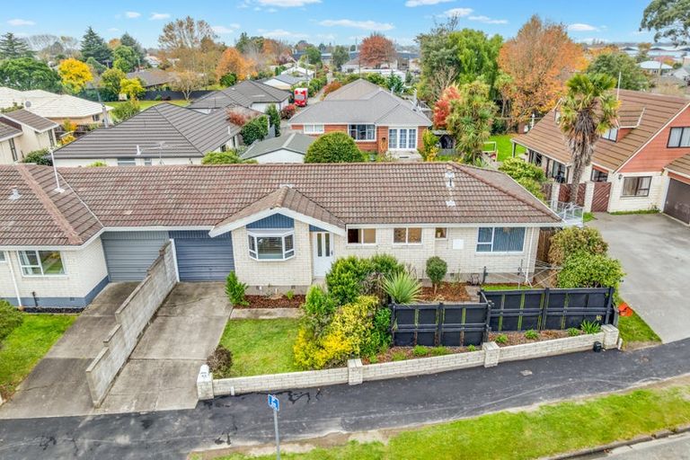 Photo of property in 1/18 Sawtell Place, Northcote, Christchurch, 8052