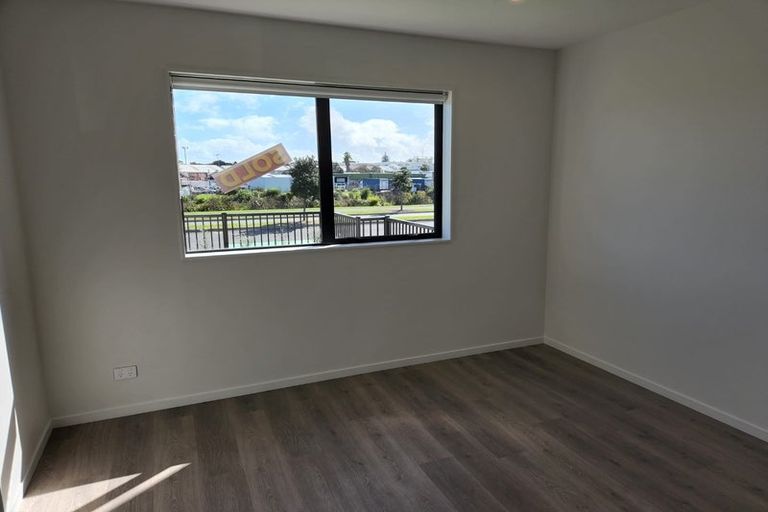 Photo of property in 16 Te Napi Drive, Takanini, 2112