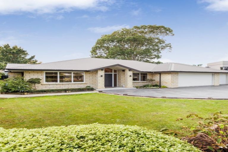 Photo of property in 9 Riverstone Grove, Hokowhitu, Palmerston North, 4410