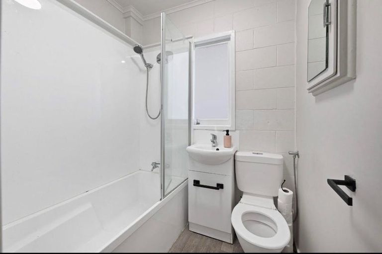 Photo of property in 1/9 Plumley Crescent, Mangere, Auckland, 2022