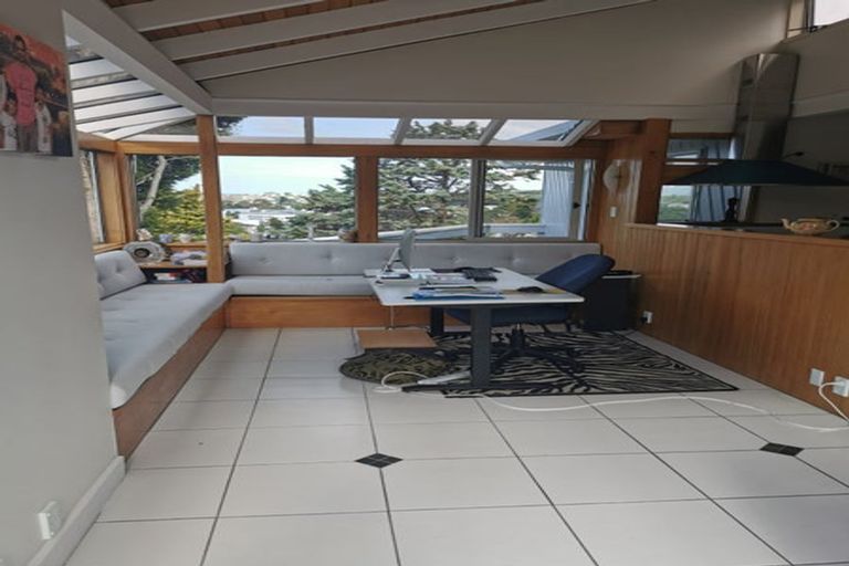 Photo of property in 50 Girrahween Drive, Totara Vale, Auckland, 0629