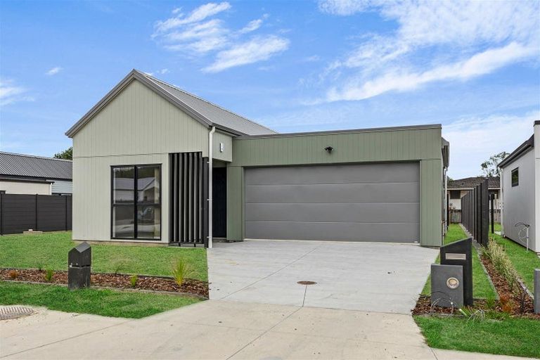 Photo of property in 104 Mataikokako Loop, Kawakawa Bay, 2585