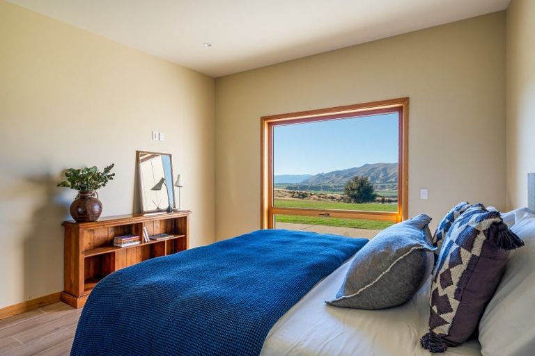 Photo of property in 2 Miharo Lane, Queensberry, Cromwell, 9383