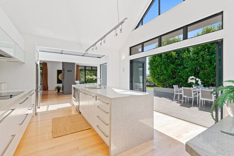 Photo of property in 105 Gladstone Road, Dalmore, Dunedin, 9010