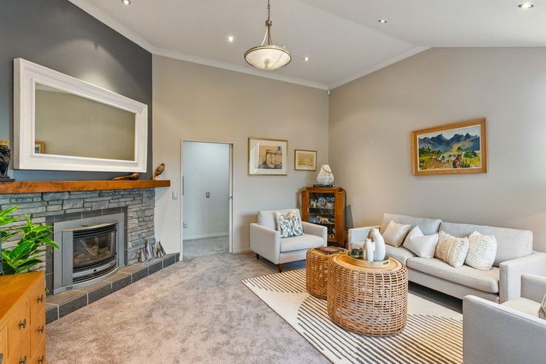 Photo of property in 5 Cadastral Court, Paraparaumu, 5032