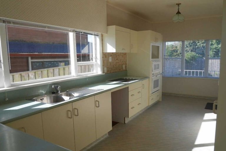 Photo of property in 130 Seaview Road, Paraparaumu Beach, Paraparaumu, 5032