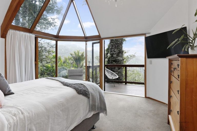 Photo of property in 18 Tainui Road, Titirangi, Auckland, 0604