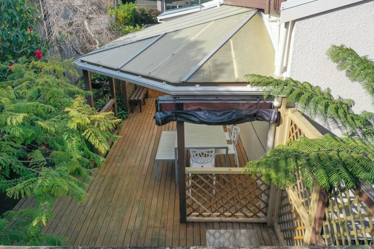 Photo of property in 4/8 City View Terrace, Birkenhead, Auckland, 0626