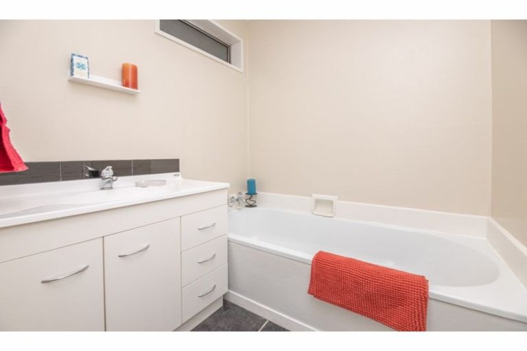 Photo of property in 41 Oldwood Street, Bishopdale, Christchurch, 8053