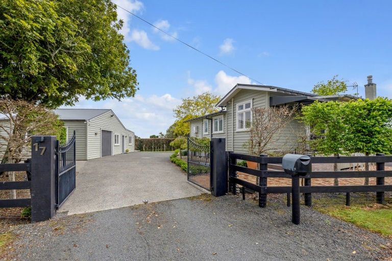 Photo of property in 17 Griggs Road, Whitford, Howick, 2571