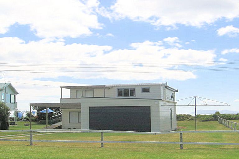 Photo of property in 5 Shaw Road, Waihi Beach, 3611