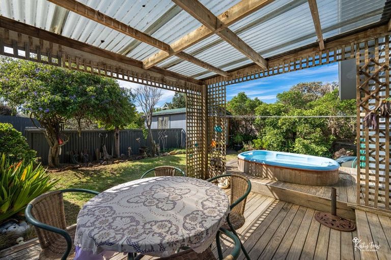 Photo of property in 13 Bayly Street, Baylys Beach, Dargaville, 0377