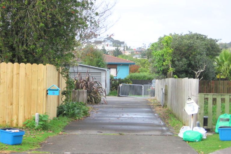 Photo of property in 9 Quo Vadis Place, Red Beach, 0932