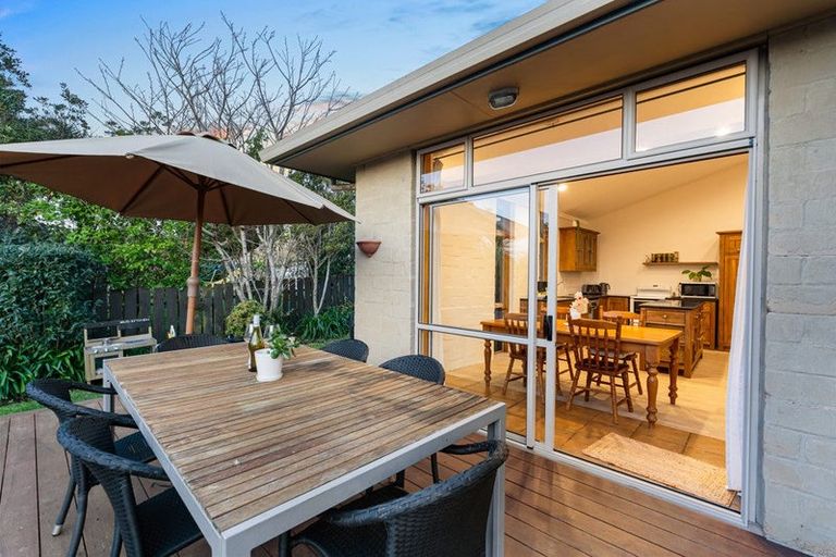Photo of property in 1358a Whangaparaoa Road, Army Bay, Whangaparaoa, 0930