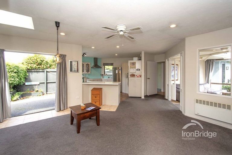 Photo of property in 6 Grove Place, Rangiora, 7400