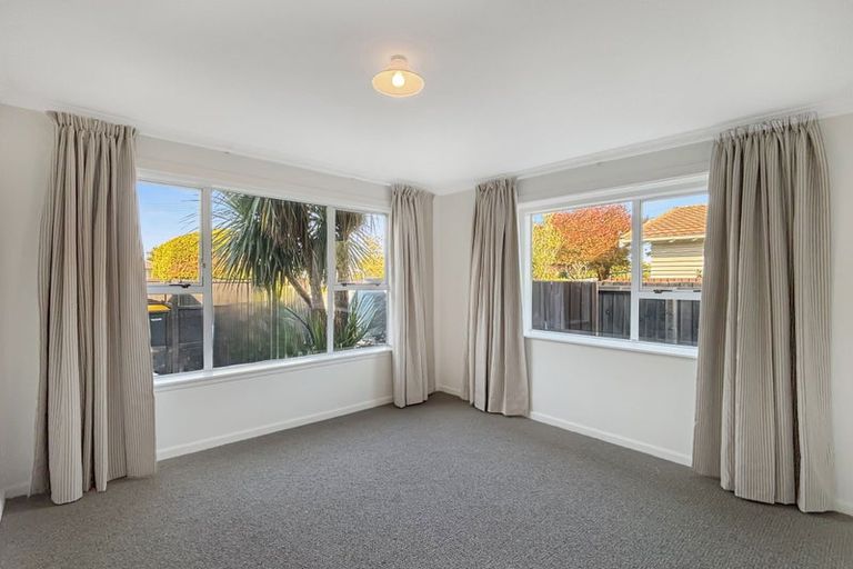 Photo of property in 27 Grassmere Street, Papanui, Christchurch, 8052