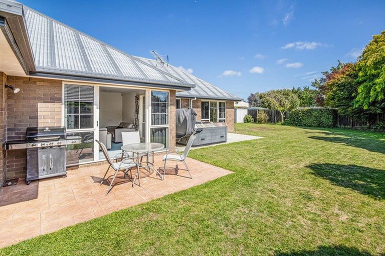 Photo of property in 16 Durrell Way, Rolleston, 7614