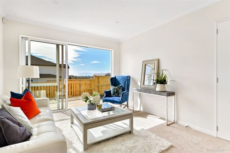 Photo of property in 27 Maka Terrace, Orewa, 0931