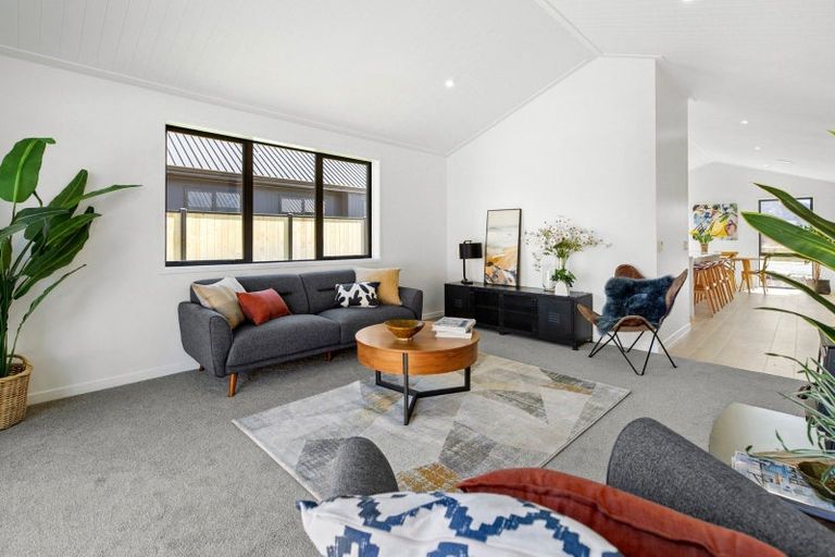 Photo of property in 14 Moonstone Street, Albert Town, 9305