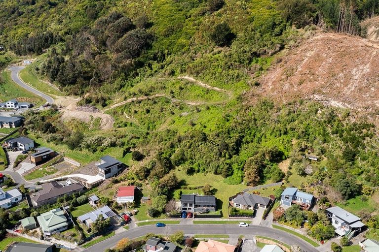 Photo of property in 11a Poneke Drive, Waikanae, 5036