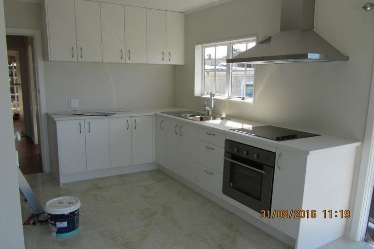 Photo of property in 51 Peach Road, Glenfield, Auckland, 0629