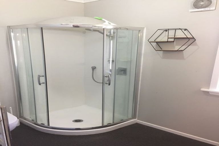 Photo of property in 17 Portland Crescent, Thorndon, Wellington, 6011