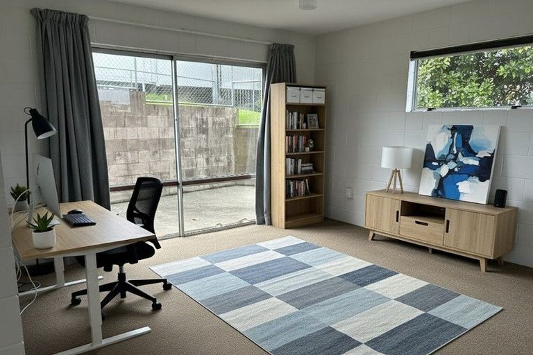 Photo of property in 1/18 Coles Crescent, Papakura, 2110