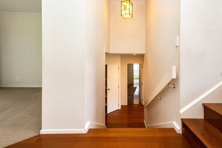 Photo of property in 20 Gillard Place, Eastern Beach, Auckland, 2012