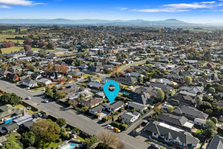 Photo of property in 12 Petries Road, Woodend, 7610