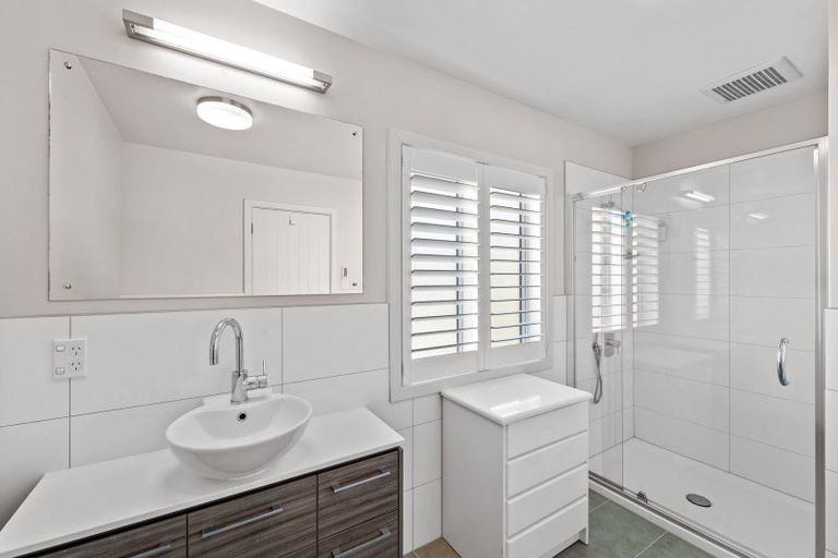 Photo of property in 37 Landmark Terrace, Orewa, 0931