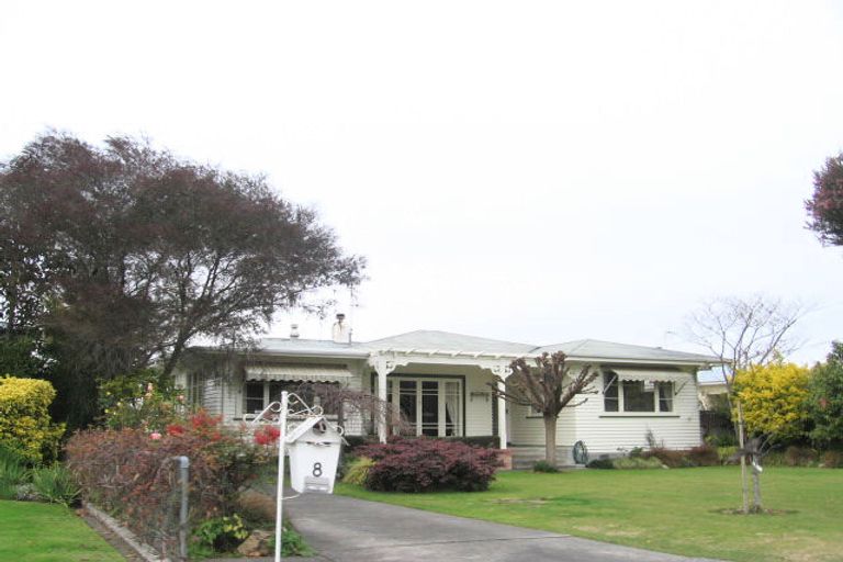 Photo of property in 8 Cambridge Terrace, Taradale, Napier, 4112