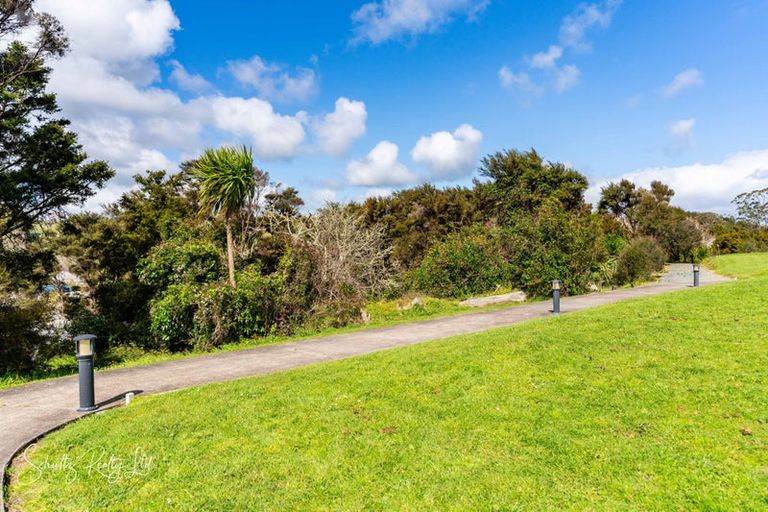 Photo of property in 11 Manaaki Circle, Paparoa, 0571