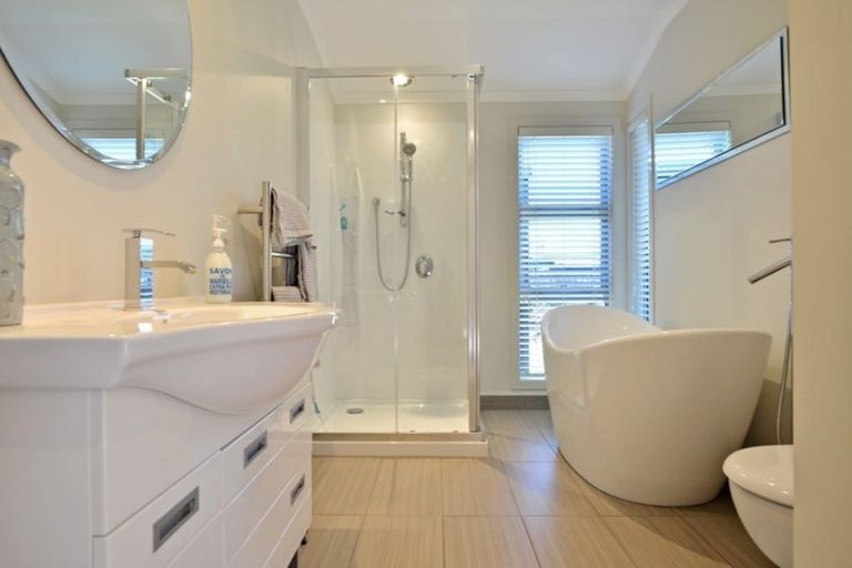 Photo of property in 12 Wood Street, Greytown, 5712