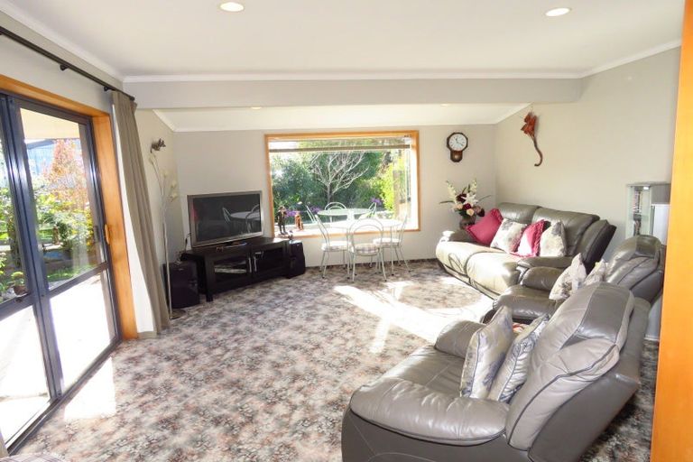 Photo of property in 19 Kew Road, Westport, 7825