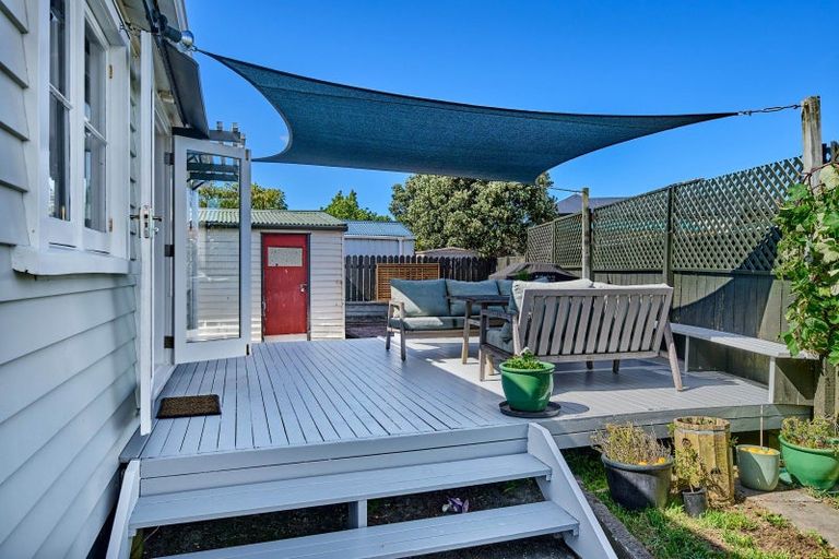 Photo of property in 6 York Street, Moera, Lower Hutt, 5010
