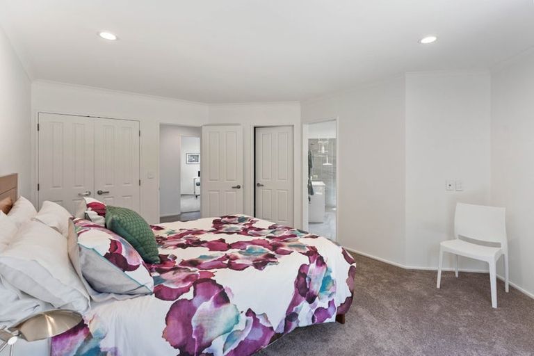 Photo of property in 30 Awanui Drive, Waikanae, 5036