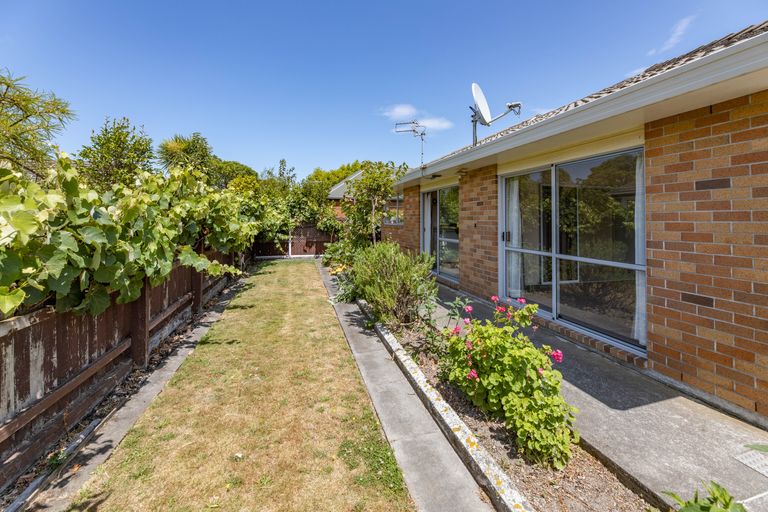 Photo of property in 1/8 Kyeburn Place, Avonhead, Christchurch, 8042