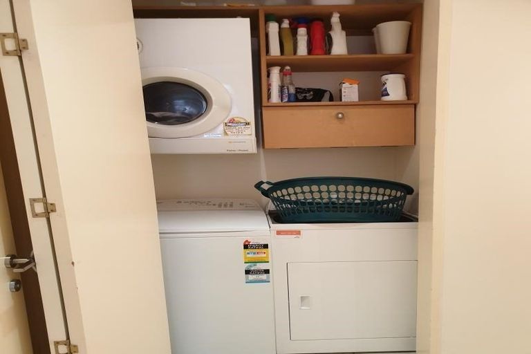 Photo of property in 37u2 Majoribanks Street, Mount Victoria, Wellington, 6011
